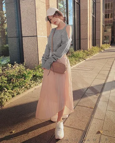 春のスカートコーデはスニーカーで格上げ!抜け感たっぷり春コーデを紹介