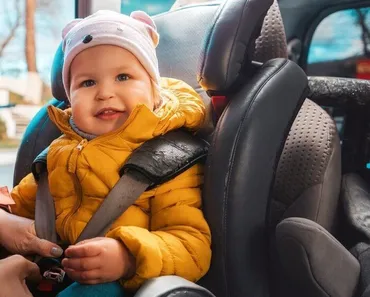 冬のチャイルドシート：防寒着での危険性とは？安全な使い方の疑問を解決！チャイルドシート利用の落とし穴：冬の防寒着が招く思わぬ危険