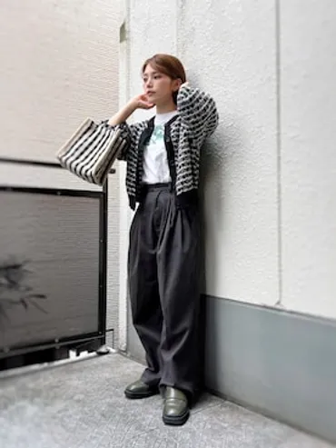 JVAMローファー｜デザイン、素材、購入方法を徹底解説！あなたの足元を彩る一足とは？JVAMローファーの世界へようこそ