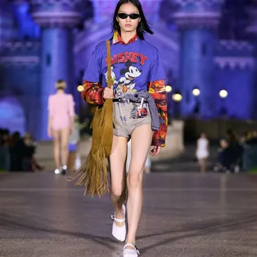 1枚で主役を張る、プリントTシャツの新潮流【2025年春夏トレンド】 