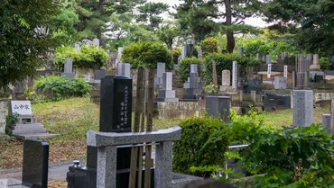 墓友とは？死後の不安を解消する新しい形のコミュニティとは？墓友が支え合う、終活とコミュニティ