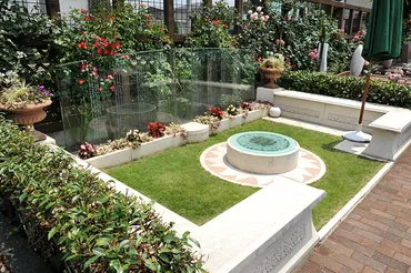 同じ墓に入る「墓友」たちの活発な交流 ゛もう一つの我が家゛を拠点に手芸や書道、俳句やウオーキングなどのサークル活動 育まれる゛ゆるやかな共同性゛  (1/1)