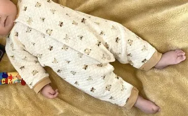 ユニクロ キルトカバーオールって本当に良い？ 赤ちゃんの冬服選びの悩み解決なるか？ユニクロ キルトカバーオール：温かさと着心地を追求したベビーウェア