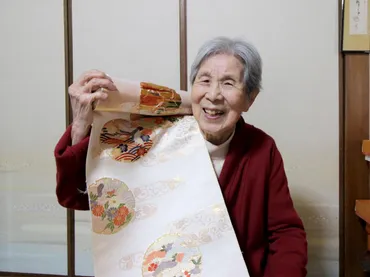 総社で、閉店した呉服店の着物・反物を販売 93歳の元店主も来場 ...